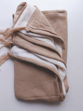 Load image into Gallery viewer, Beige London blanket