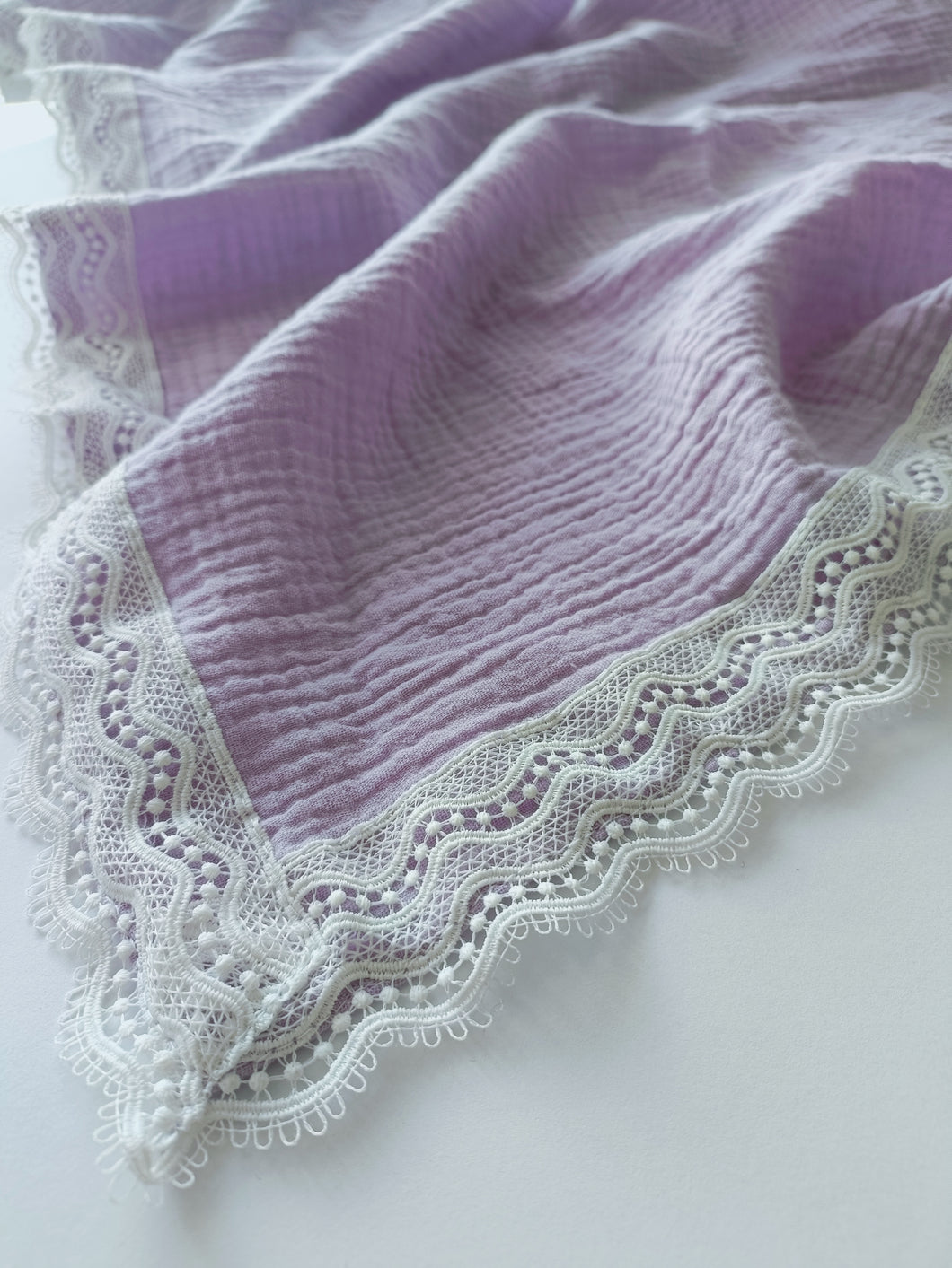 Deluxe lace swaddle