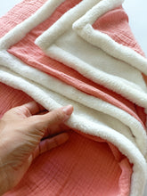 Cargar imagen en el visor de la galería, Cobija felpa linen