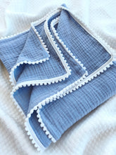 Cargar imagen en el visor de la galería, Cotton pompom swaddle