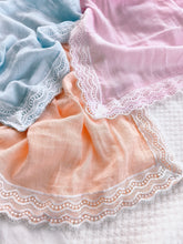 Cargar imagen en el visor de la galería, Deluxe lace swaddle