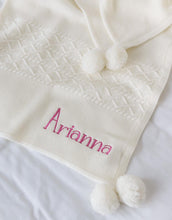 Cargar imagen en el visor de la galería, Pompom blanket