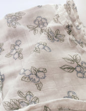 Load image into Gallery viewer, Bamboo flowers