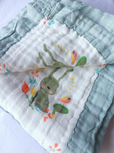 Cargar imagen en el visor de la galería, Cobija Green bunny