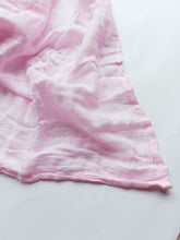 Cargar imagen en el visor de la galería, Baby pink swaddle